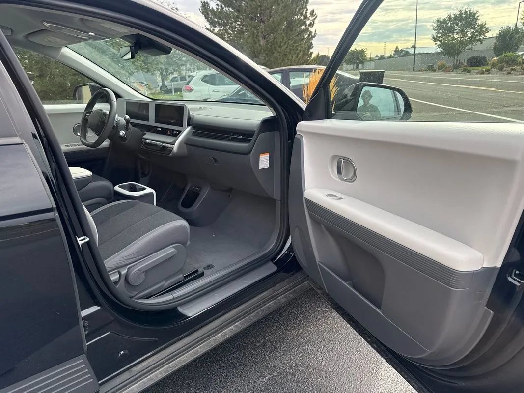 Used 2024 Hyundai Ioniq 5 SEL AWD/4WD image 36