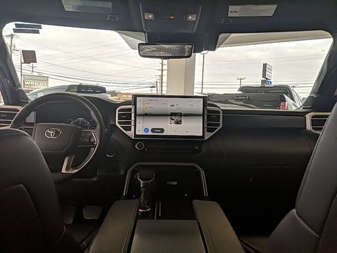 Used 2024 Toyota Sequoia Platinum image 15