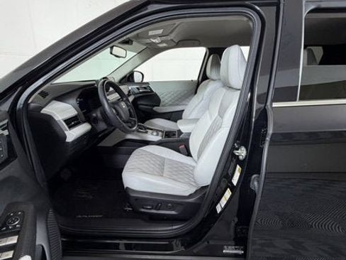 Used 2022 Mitsubishi Outlander SEL image 10