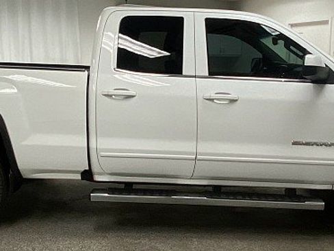 Used 2017 GMC Sierra 1500 SLE w/ SLE Value Package image 4