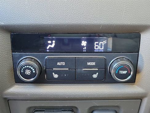 Used 2020 Chevrolet Traverse Premier w/ LPO, Floor Liner Package FWD image 16