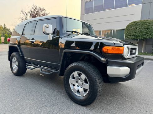 Used 2010 Toyota FJ Cruiser 4WD image 1