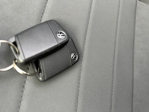 Used 2024 Volkswagen Taos SE image 20