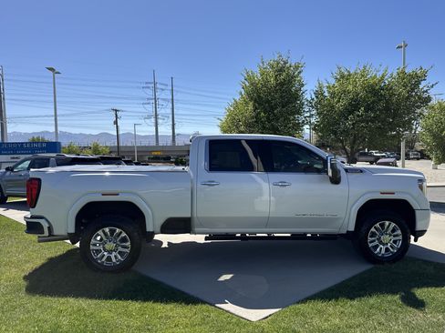 Used 2021 GMC Sierra 3500 Denali w/ Denali Ultimate Package AWD/4WD image 6