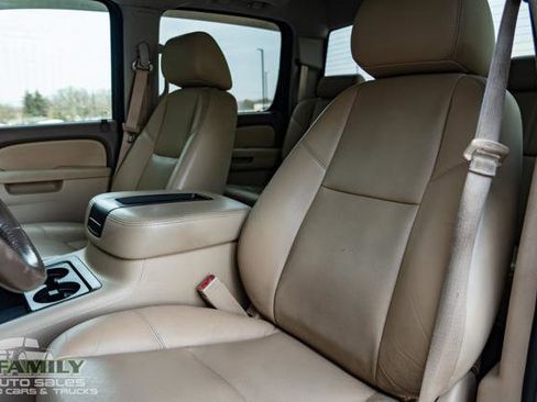 Used 2014 Chevrolet Silverado 2500 LTZ w/ LTZ Plus Package image 25