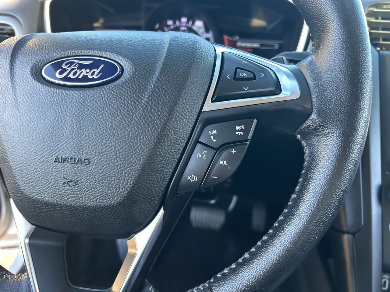 Used 2019 Ford Fusion SE w/ Equipment Group 151A FWD image 21
