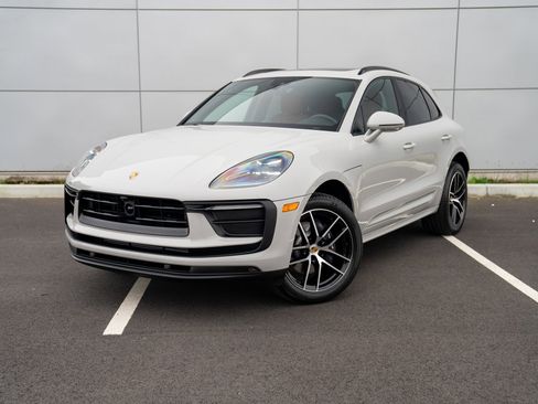 New 2026 Porsche Macan image 1