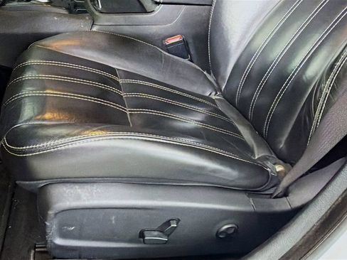 Used 2018 Chrysler 300 S w/ 300S Premium Group RWD image 22