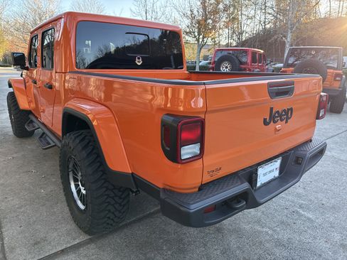 New 2025 Jeep Gladiator Sport image 5