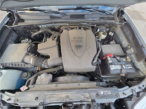 Used 2019 Toyota Tacoma SR5 image 32