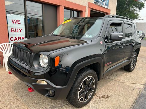 Used 2016 Jeep Renegade Trailhawk w/ Cold Weather Group AWD/4WD image 2