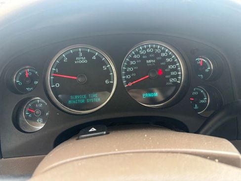 Used 2011 GMC Yukon XL SLE w/ Convenience Package image 13