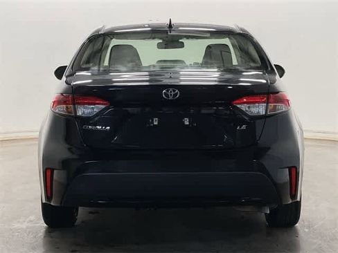 Used 2021 Toyota Corolla LE image 4