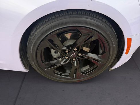 Used 2023 Chevrolet Camaro LT image 14