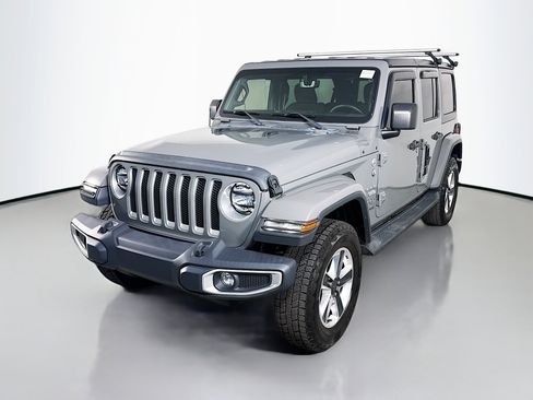 Used 2018 Jeep Wrangler Unlimited Sahara image 4