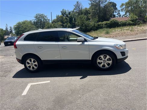 Used 2013 Volvo XC60 3.2 AWD/4WD image 8