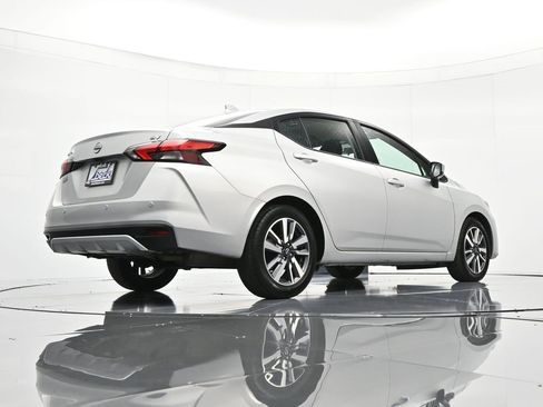 Used 2023 Nissan Versa SV image 37