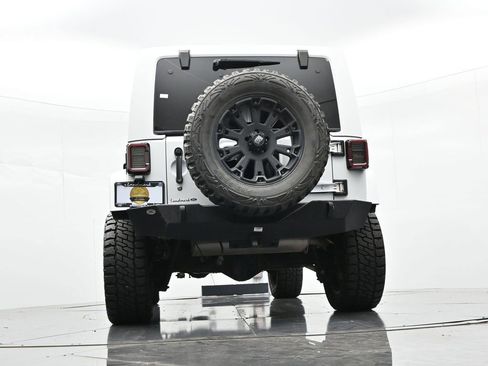 Used 2013 Jeep Wrangler Unlimited Sahara w/ Connectivity Group AWD/4WD image 17