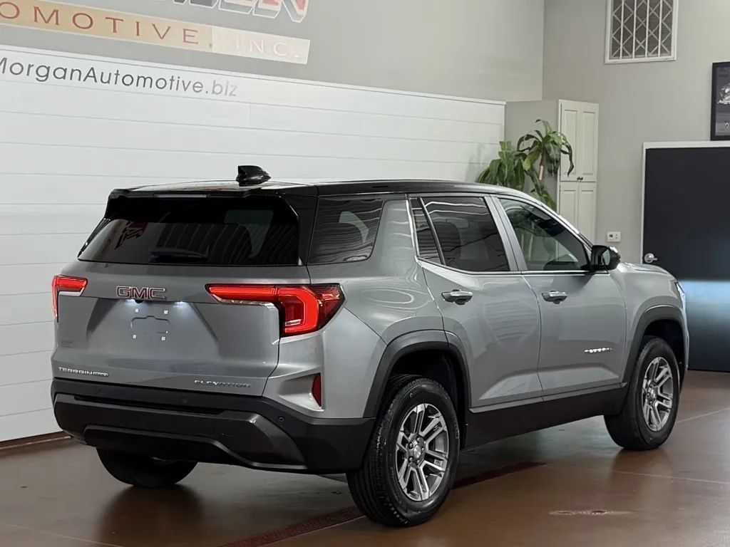 Used 2026 GMC Terrain Elevation AWD/4WD image 3