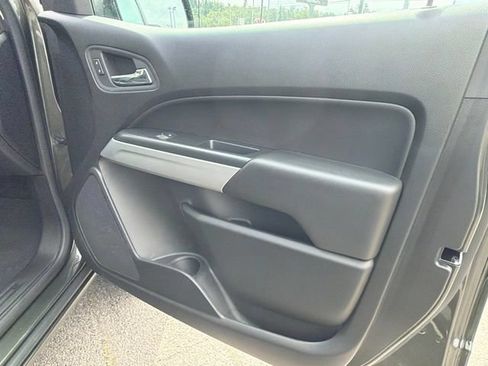 Used 2018 Chevrolet Colorado LT w/ LT Convenience Package AWD/4WD image 8