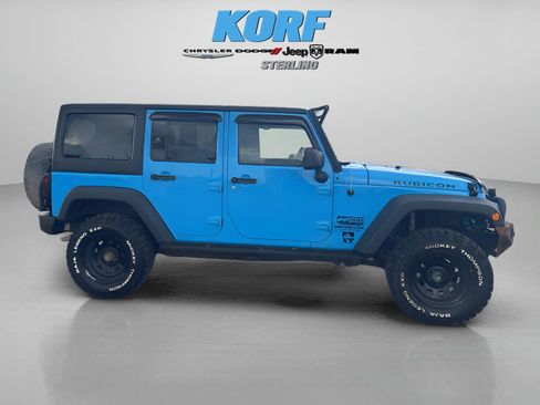 Used 2017 Jeep Wrangler Unlimited Rubicon w/ Connectivity Group image 4