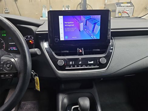 Used 2024 Toyota Corolla LE image 19