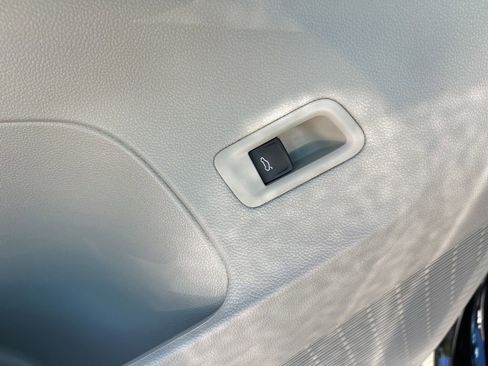 Used 2025 Volkswagen Atlas SEL Premium R-Line image 20