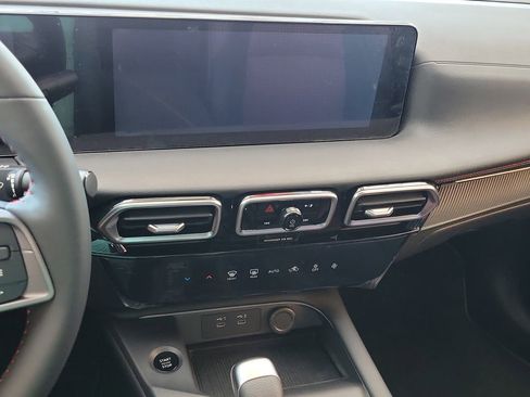 New 2026 Nissan Sentra SR w/ Floor Mat Package FWD image 9