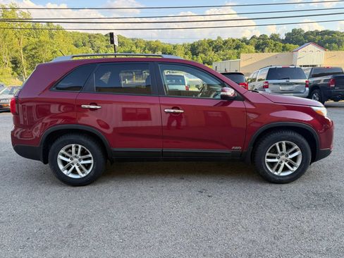 Used 2014 Kia Sorento LX AWD/4WD image 4