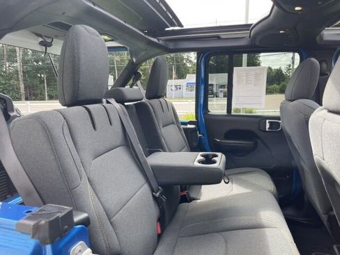 Used 2024 Jeep Wrangler Willys image 14