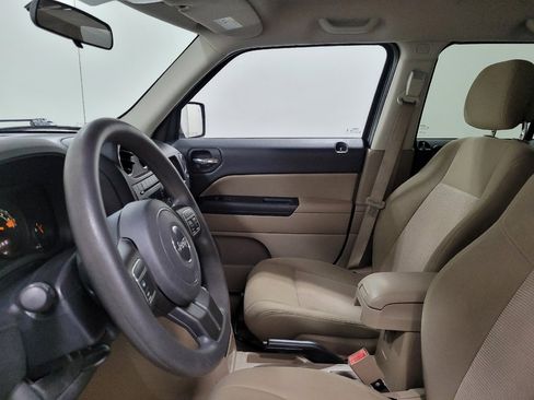 Used 2014 Jeep Patriot Sport w/ Power Value Group AWD/4WD image 17