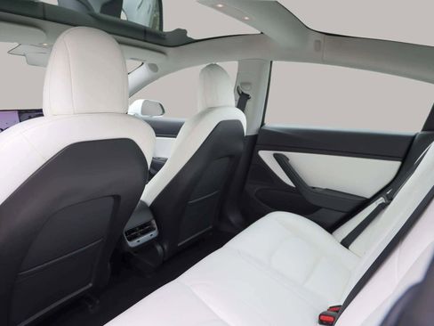 Used 2020 Tesla Model 3 Standard Range Plus image 28