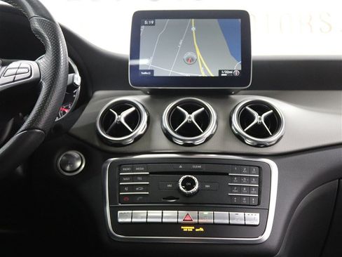 Used 2018 Mercedes-Benz GLA 250 4MATIC image 25