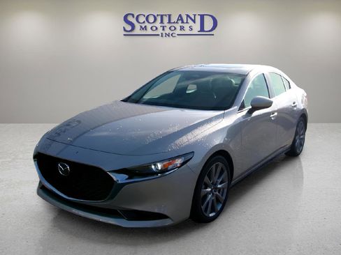 Used 2025 MAZDA MAZDA3 s FWD image 2