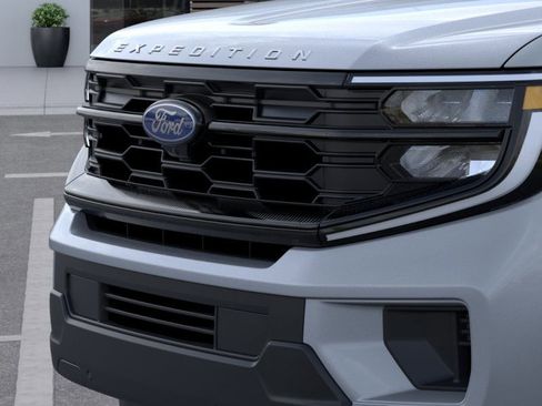 New 2026 Ford Expedition Active image 17