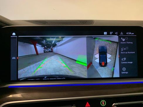 Used 2022 BMW X6 xDrive40i w/ M Sport Package image 22