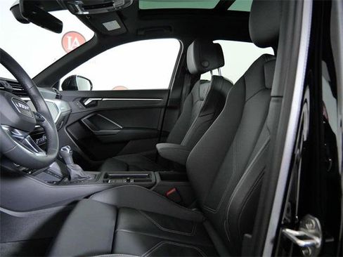 Certified 2025 Audi Q3 2.0T Premium w/ Convenience Package image 17