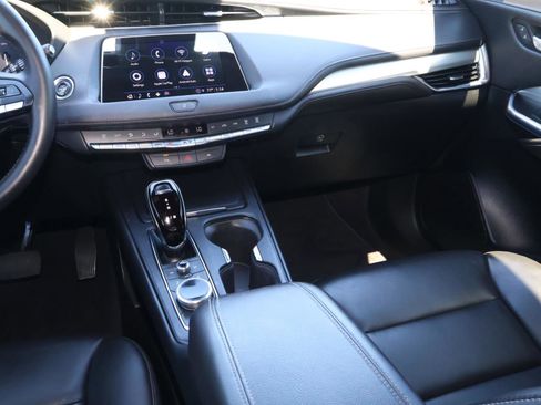 Used 2023 Cadillac XT4 Premium Luxury image 17