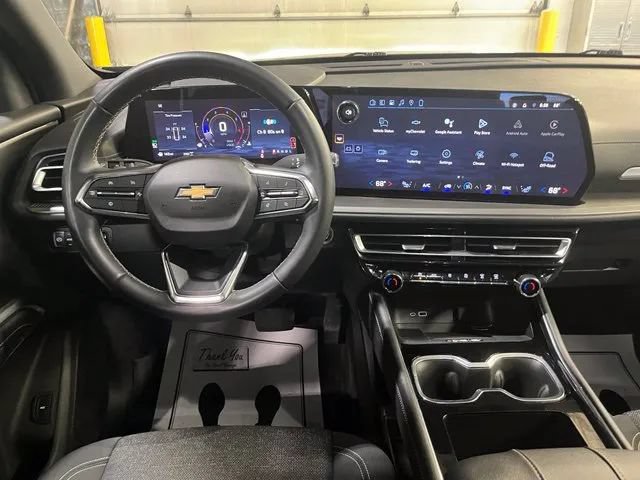 Used 2025 Chevrolet Traverse LT w/ Driver Confidence Package AWD/4WD image 17
