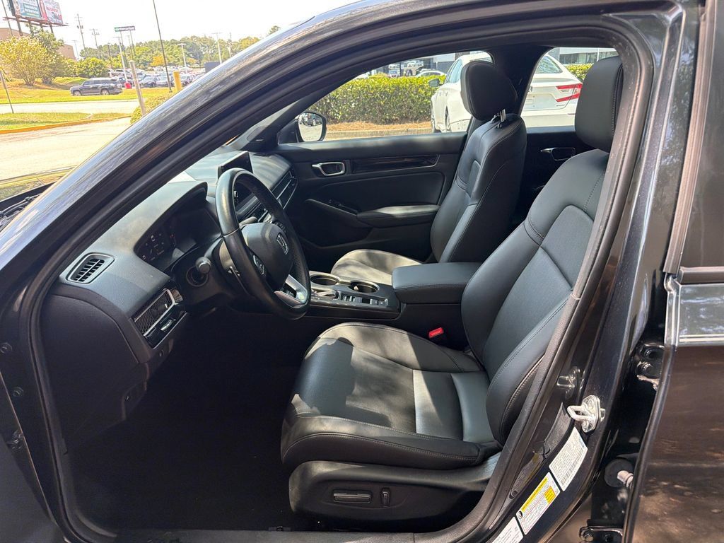 Used 2025 Honda Civic Sport image 9