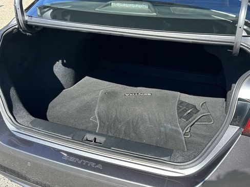 Certified 2022 Nissan Sentra SR w/ SR Premium Package image 13