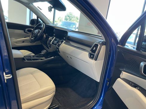 Used 2023 Kia Sorento S w/ Panoramic Sunroof Package FWD image 22