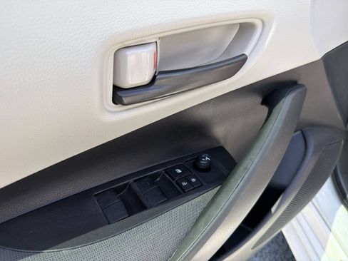Used 2022 Toyota Corolla LE FWD image 24