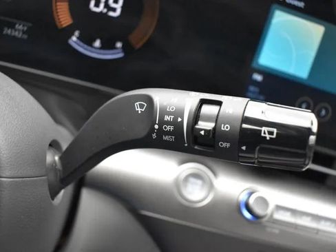 Used 2025 Hyundai Kona SEL FWD image 26