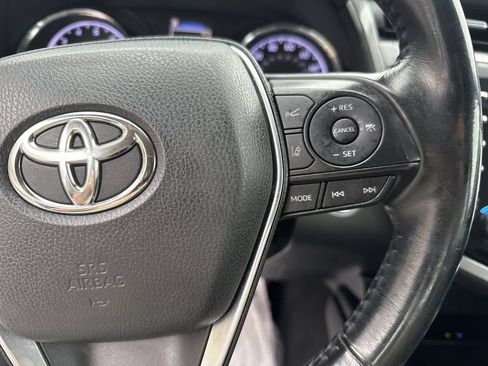 Used 2019 Toyota Camry SE w/ Audio Package FWD image 17