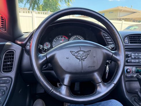Used 2003 Chevrolet Corvette Convertible w/ Preferred Equipment Group1 RWD image 17