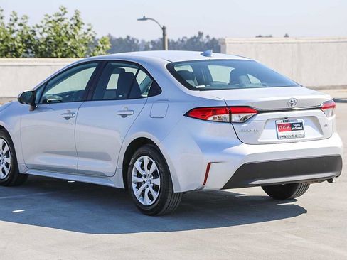 Used 2023 Toyota Corolla LE image 7