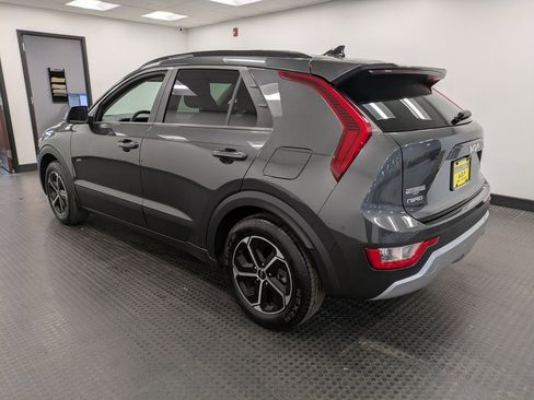 Certified 2024 Kia Niro LX image 6
