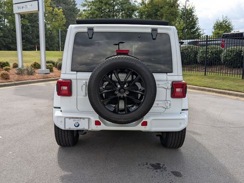 Used 2021 Jeep Wrangler Unlimited Sahara image 4