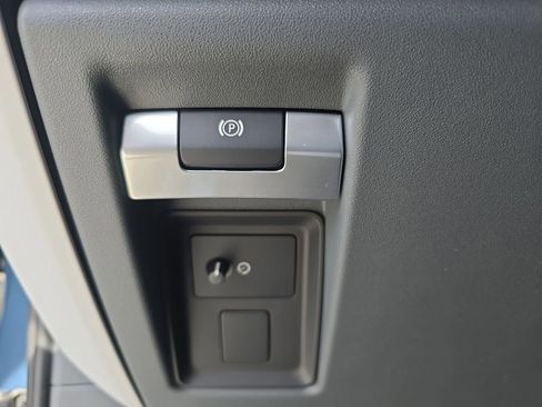 New 2026 Land Rover Defender 110 X-Dynamic SE image 26